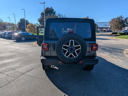 Used 2024 Jeep Wrangler Sahara w/ Technology Group image 6