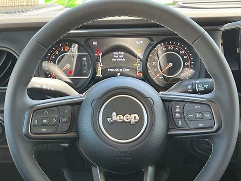 New 2025 Jeep Gladiator Rubicon w/ Convenience Group image 14