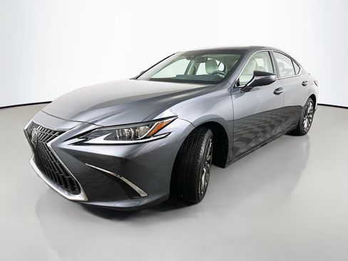 Used 2024 Lexus ES 350 w/ Technology Package FWD image 3