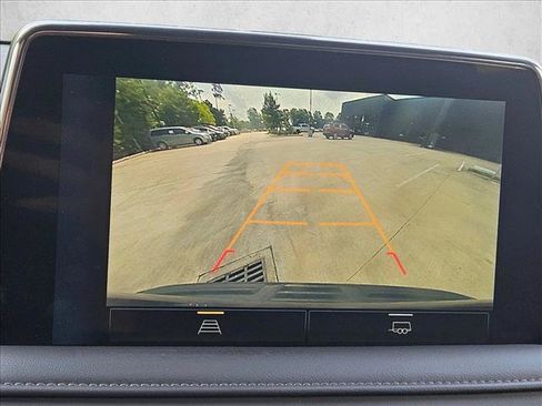 Used 2024 Chevrolet Suburban LT RWD image 13