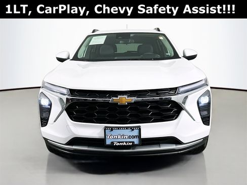 Used 2025 Chevrolet Trax LT image 2