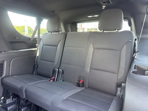 Used 2023 GMC Yukon XL SLE AWD/4WD image 12