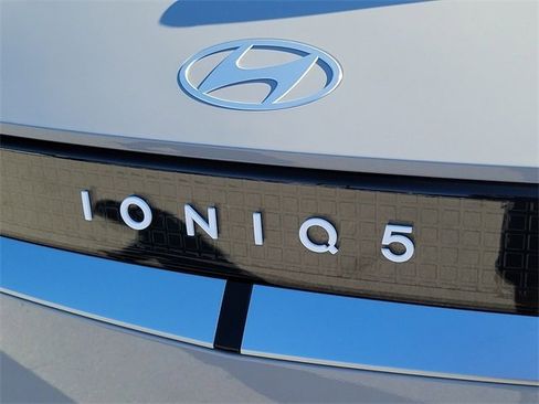 New 2026 Hyundai Ioniq 5 SEL image 24