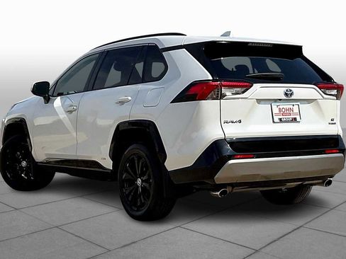 Used 2024 Toyota RAV4 SE image 11