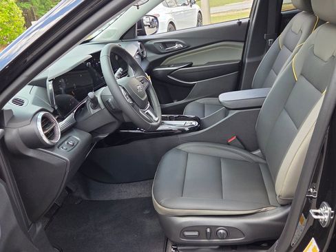 New 2026 Chevrolet Trax ACTIV w/ Driver Confidence Package FWD image 3
