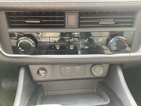 Used 2024 Nissan Rogue S image 20