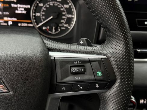 Used 2025 Mitsubishi Outlander SE image 30