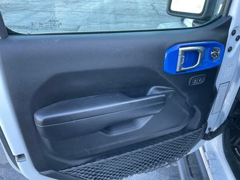 Used 2023 Jeep Wrangler Unlimited AWD/4WD image 17