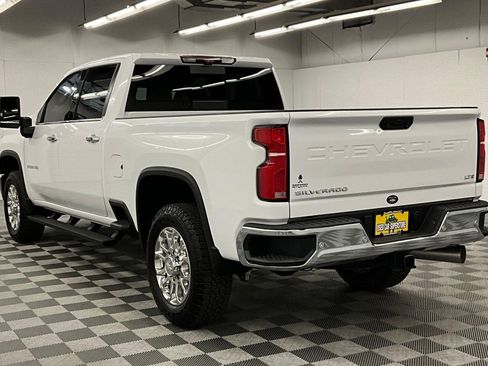 Used 2025 Chevrolet Silverado 2500 LTZ w/ LTZ Convenience Package AWD/4WD image 3