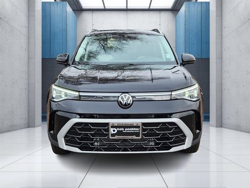 New 2026 Volkswagen Taos SEL image 24