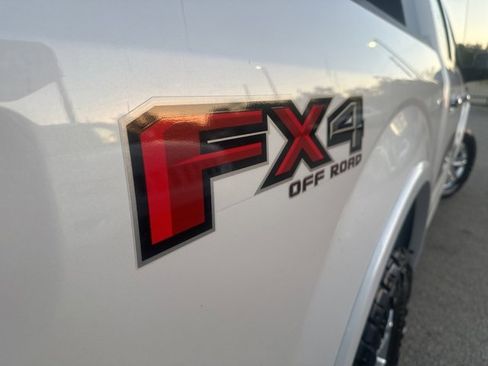 Used 2017 Ford F150 Platinum w/ Equipment Group 701A Luxury image 16