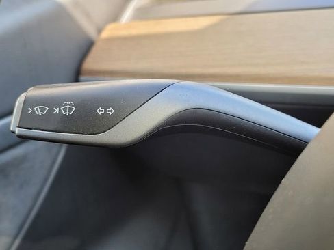 Used 2020 Tesla Model 3 Standard Range Plus image 25