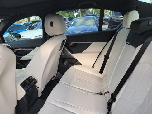 Certified 2026 BMW i5 M60 w/ Premium Package RWD image 10