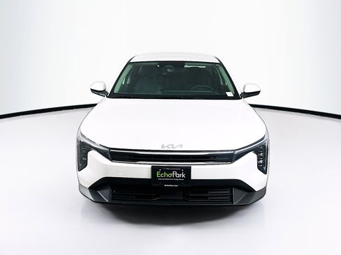 Used 2025 Kia K4 LXS image 2