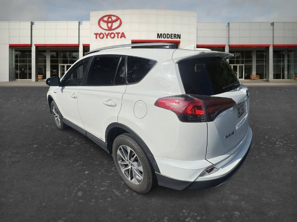 Used 2018 Toyota RAV4 LE AWD/4WD image 17