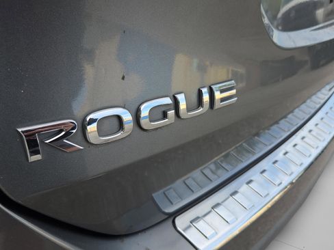 Used 2016 Nissan Rogue SL w/ SL Premium Package image 31