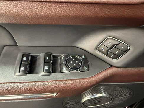 Used 2024 Ford Expedition Limited image 17