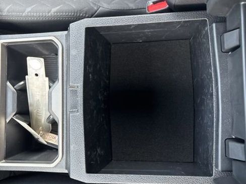 Certified 2025 Toyota Tacoma SR5 image 33