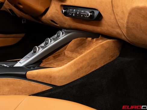 Used 2022 Ferrari 812 GTS image 39