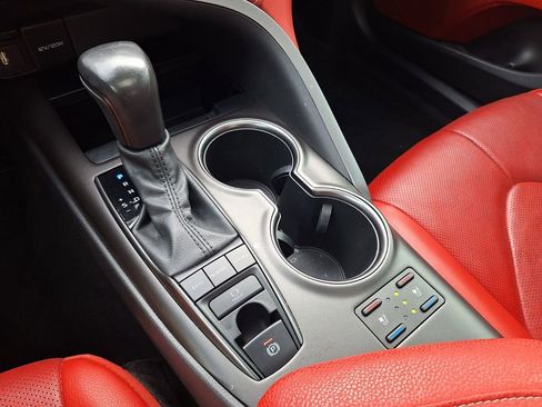 Used 2021 Toyota Camry XSE image 13