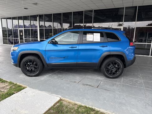 Used 2022 Jeep Cherokee Latitude w/ Sun & Sound Group AWD/4WD image 6