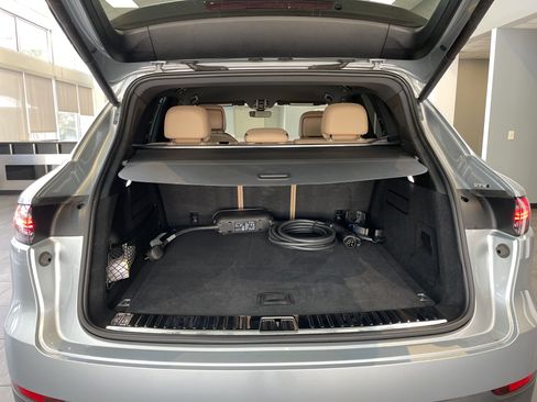Used 2022 Porsche Cayenne E-Hybrid image 33
