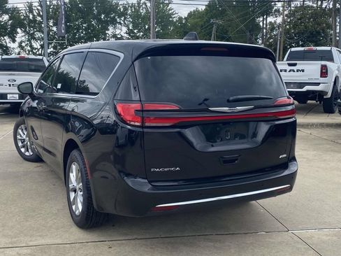New 2026 Chrysler Pacifica Select AWD/4WD image 24