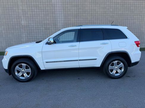 Used 2011 Jeep Grand Cherokee Limited w/ Trailer Tow Group AWD/4WD image 7