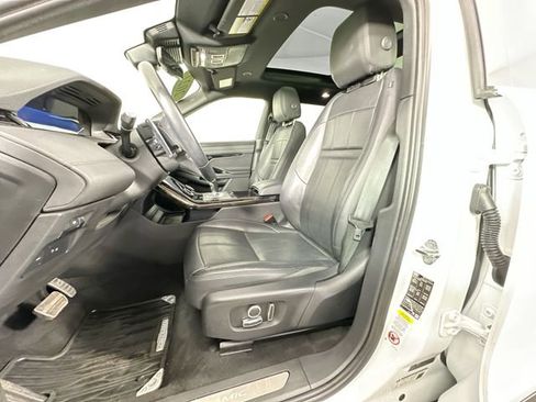 Used 2022 Land Rover Range Rover Evoque R-Dynamic SE image 4