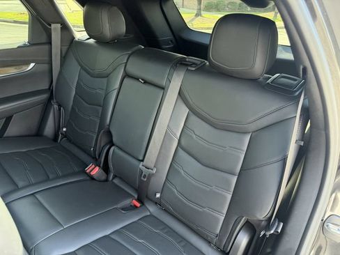 Used 2022 Cadillac XT5 Premium Luxury w/ Platinum Package FWD image 33