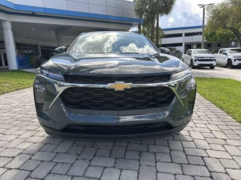 Used 2025 Chevrolet Trax LS w/ LS Convenience Package FWD image 20