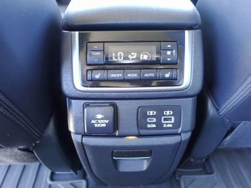Certified 2025 Subaru Ascent Bronze Edition AWD/4WD image 28