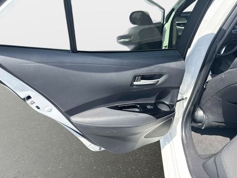 Used 2025 Toyota Camry SE w/ Multimedia Upgrade Package image 39