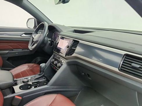 Used 2020 Volkswagen Atlas Cross Sport SEL Premium image 20