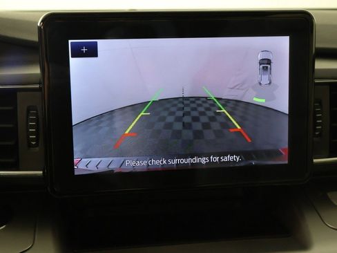 Used 2022 Ford Explorer XLT w/ Equipment Group 202A image 47