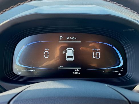 Used 2024 Hyundai Venue SEL image 9