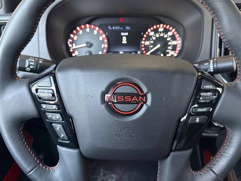 Used 2025 Nissan Frontier PRO-4X AWD/4WD image 34