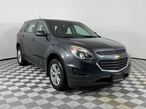 Used 2017 Chevrolet Equinox LS AWD/4WD image 3