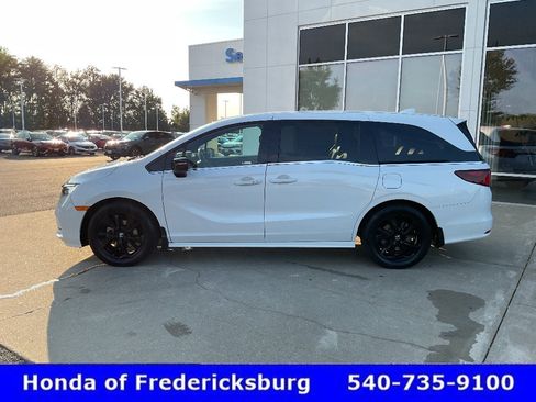 Certified 2023 Honda Odyssey Sport image 3