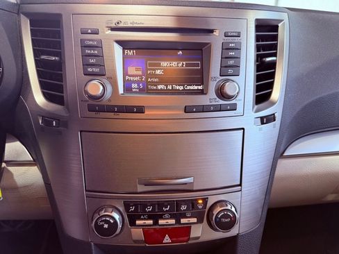 Used 2014 Subaru Outback 2.5i Premium image 14