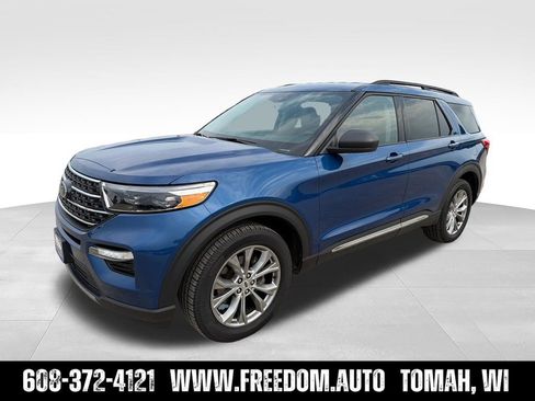 Used 2022 Ford Explorer XLT w/ Equipment Group 202A AWD/4WD image 2