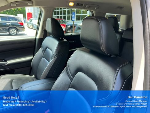 Certified 2025 Nissan Pathfinder SL FWD image 10