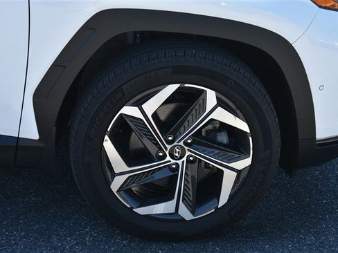 Used 2023 Hyundai Tucson Limited w/ Cargo Package AWD/4WD image 3