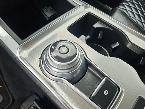 Used 2024 Ford Edge Titanium image 26