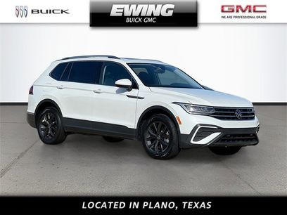 Used 2023 Volkswagen Tiguan SE w/ Panoramic Sunroof Package