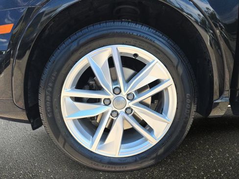 Used 2018 Audi Q3 2.0T Premium w/ Convenience Package FWD image 36
