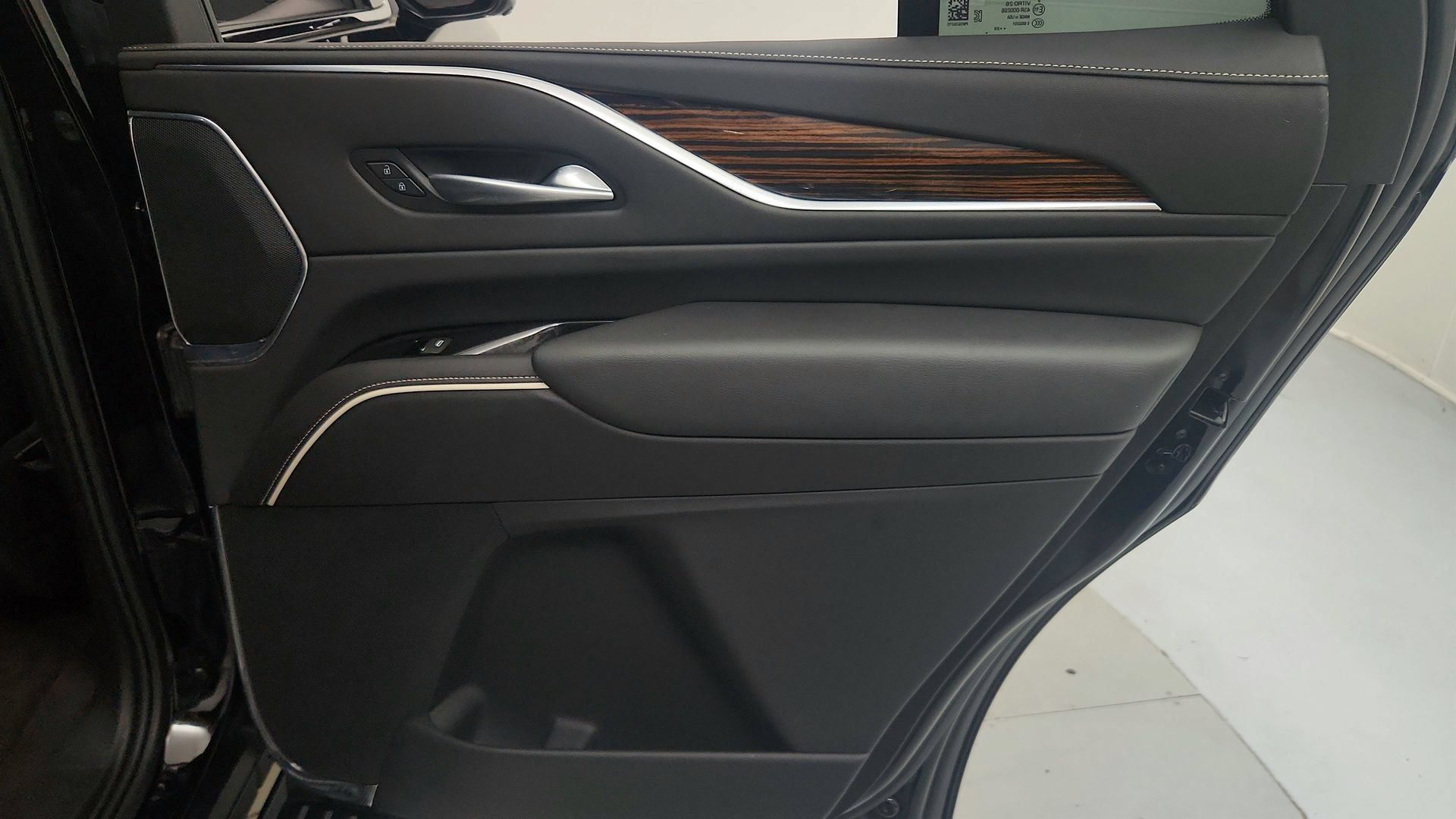 Certified 2023 Cadillac Escalade Premium Luxury w/ LPO, Radiant Package AWD/4WD image 24