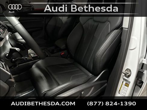 Certified 2025 Audi Q5 2.0T Premium image 26