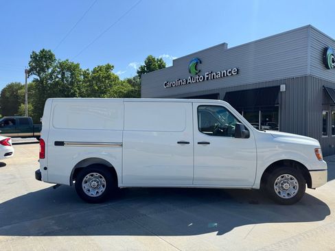 Used 2020 Nissan NV 2500 SV image 6
