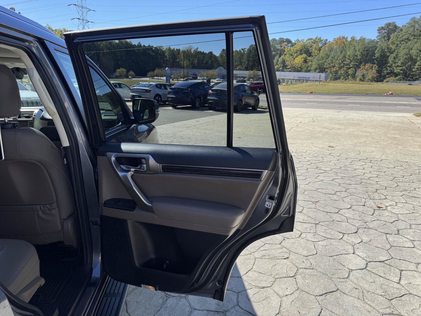 Used 2020 Lexus GX 460 Premium w/ Premium Package AWD/4WD image 20